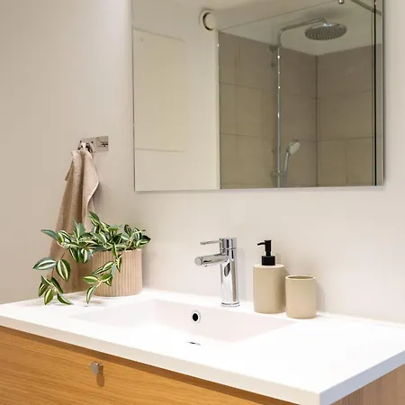 Leaves 6 - 2 Bdr With Shared Roof Terrace Apartman