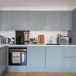 Leaves 6 - 2 Bdr With Shared Roof Terrace