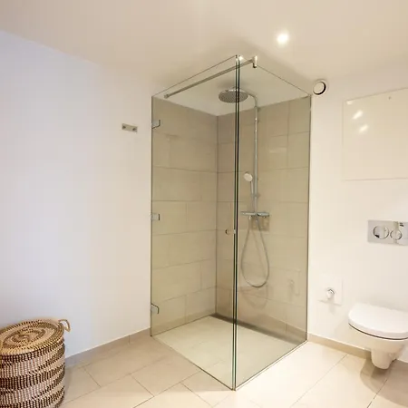Appartement Sanders Leaves - Two-bedroom With Shared Roof-top Terrace *