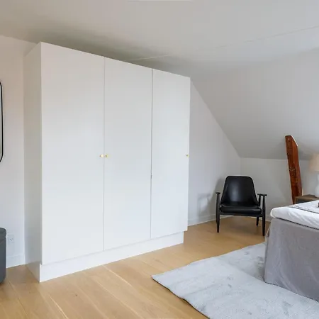 Sanders Leaves - Two-bedroom With Shared Roof-top Terrace Appartement *