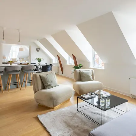 Διαμέρισμα Sanders Leaves - Two-bedroom With Shared Roof-top Terrace