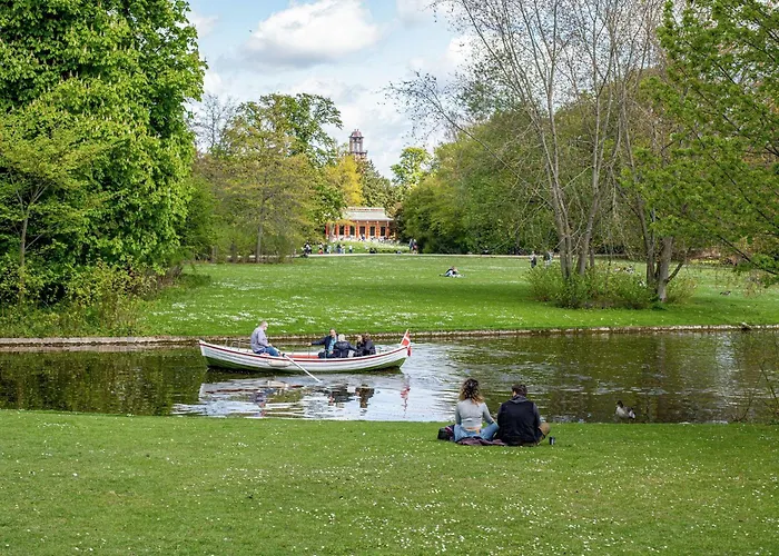Leaves 6 - 2 Bdr With Shared Roof Terrace *