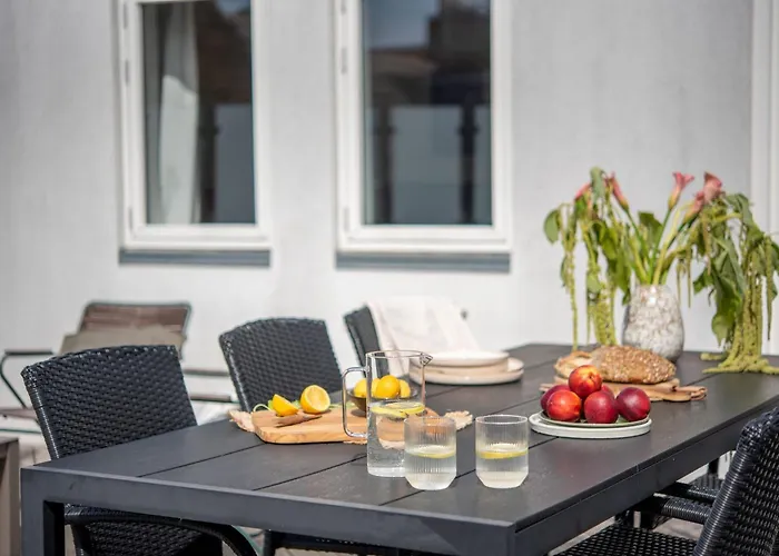 Leaves 6 - 2 Bdr With Shared Roof Terrace * Kodaň