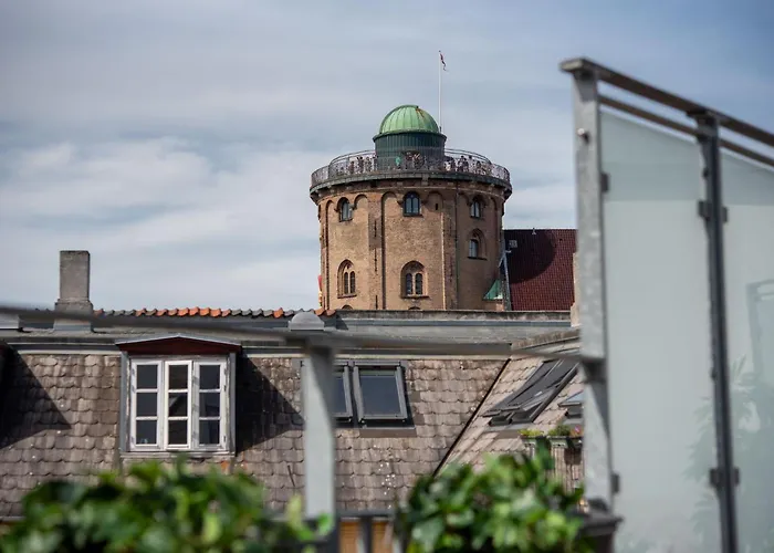 Leaves 6 - 2 Bdr With Shared Roof Terrace