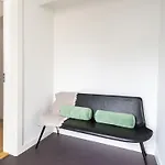 Apartment Leaves 6 - 2 Bdr With Shared Roof Terrace *